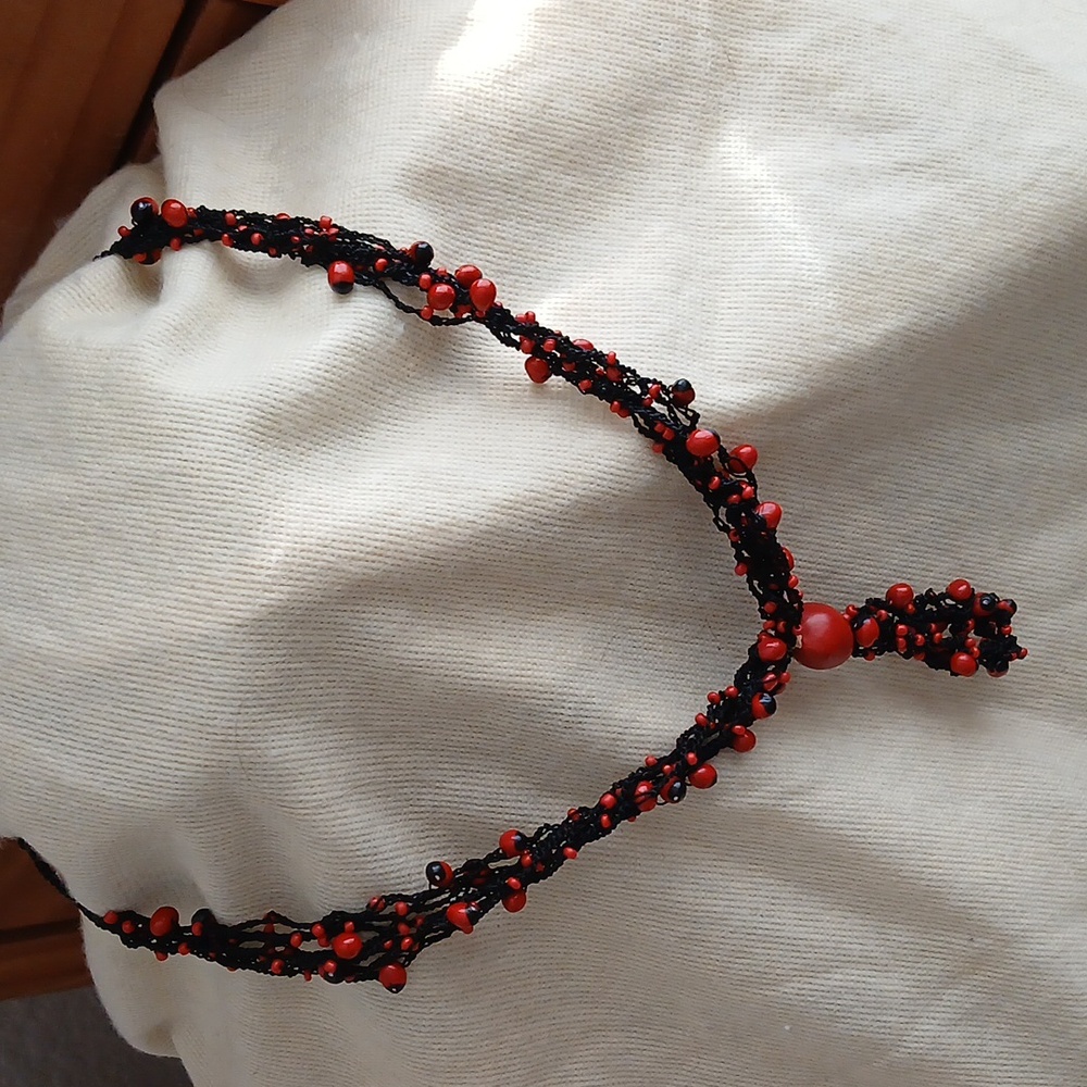 Huayruro seeds Necklace. NWOT.
